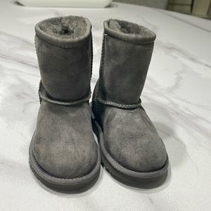 Ugg kids boot/NWOT